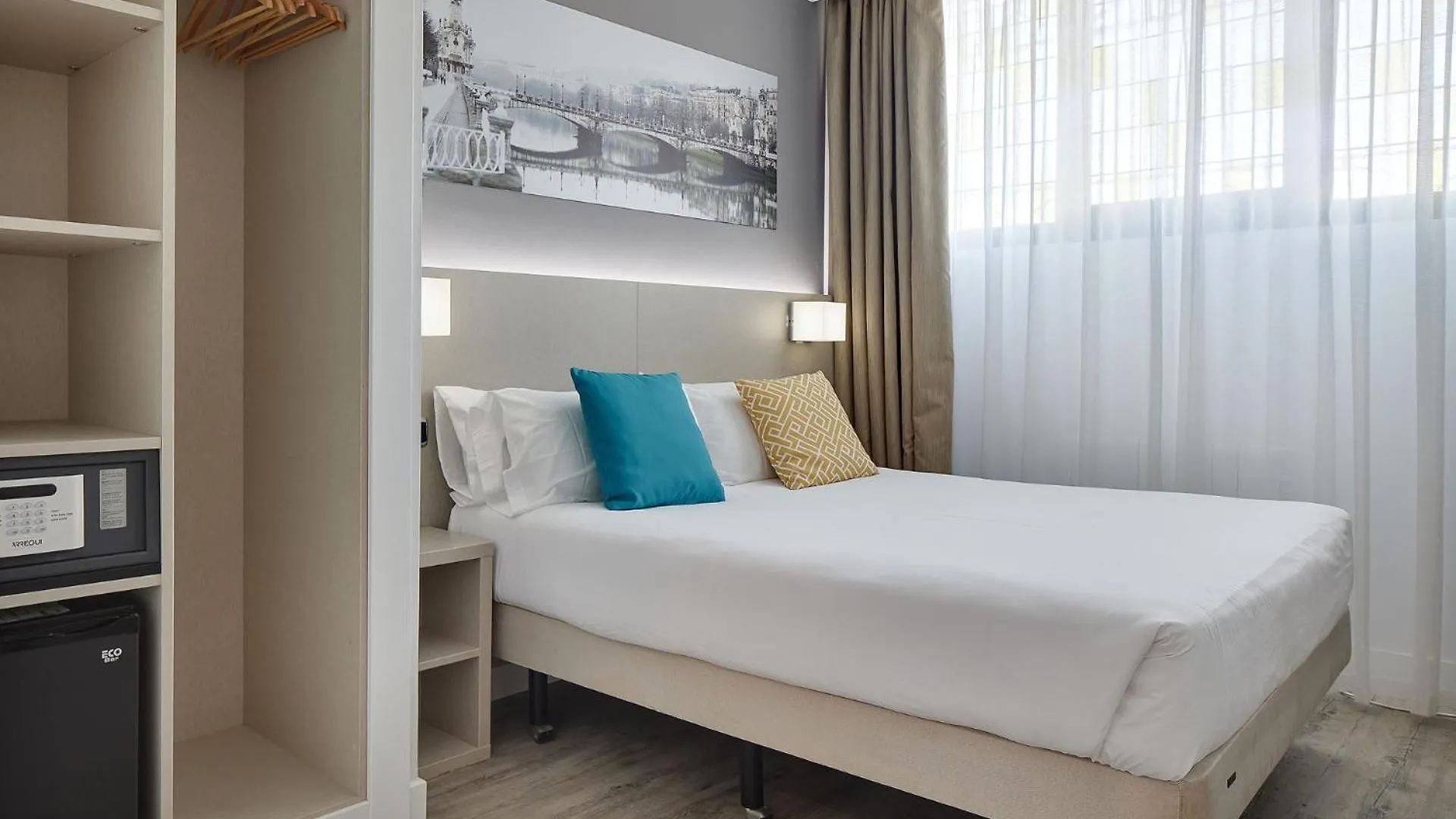 **  Hotel Parma San Sebastián España