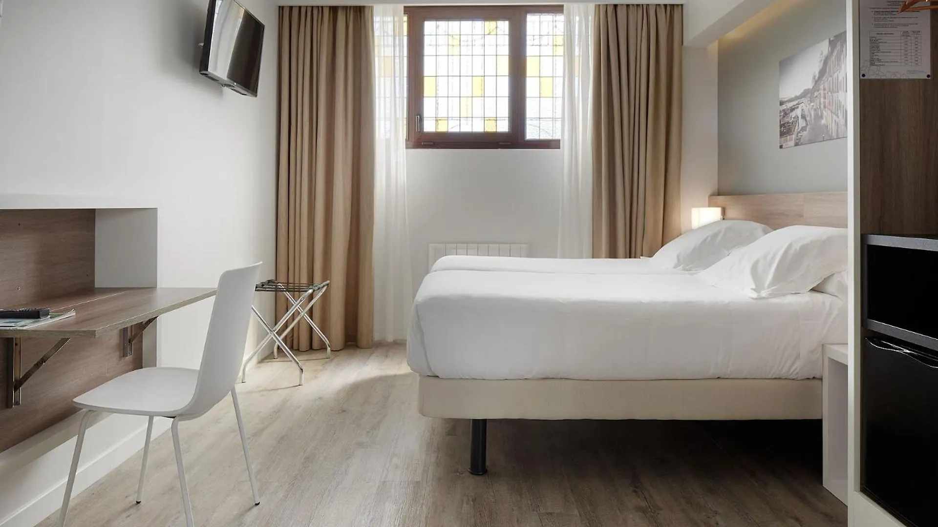 סן סבסטיאן Hotel Parma 2*, סן סבסטיאן ספרד